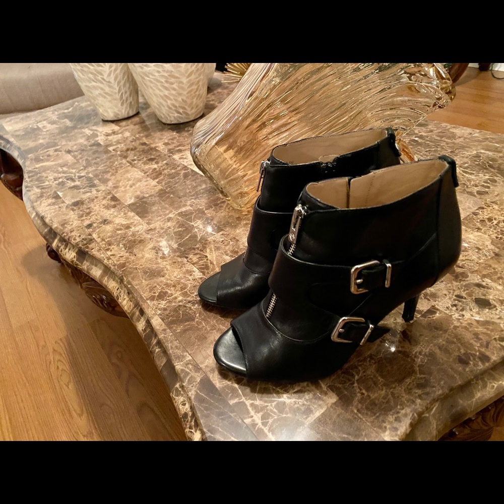 Black Antonio Melani Heels